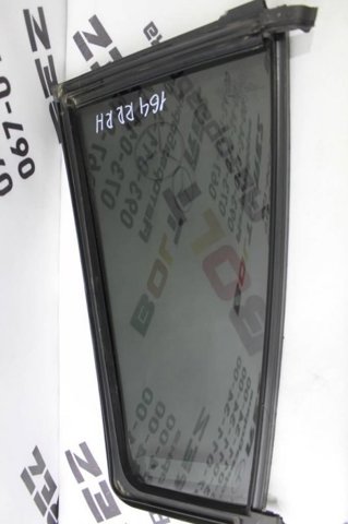Задняя форточка правая A1647301455 MERCEDES