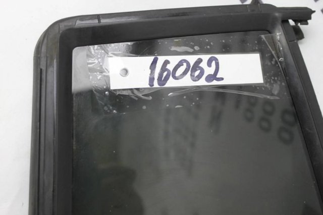 A1647301455 Стекло-форточка двери задней правой купить Днепр