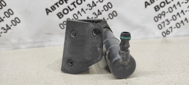 Форсунка омывателя передней правой фары A1648600647 MERCEDES