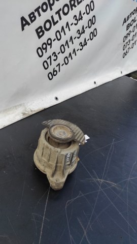 A2042400117 Левая/правая опора двигателя купить Ужгород