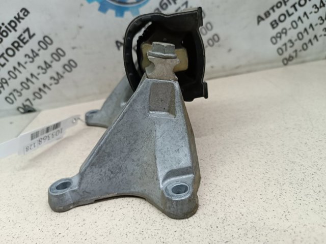 Подушка КПП A2052403400 MERCEDES