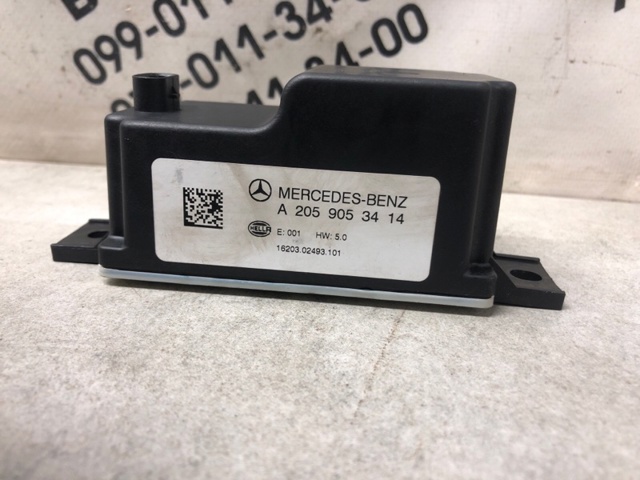 A2117200437 MERCEDES Петля двери передней правой купить в Ирпень