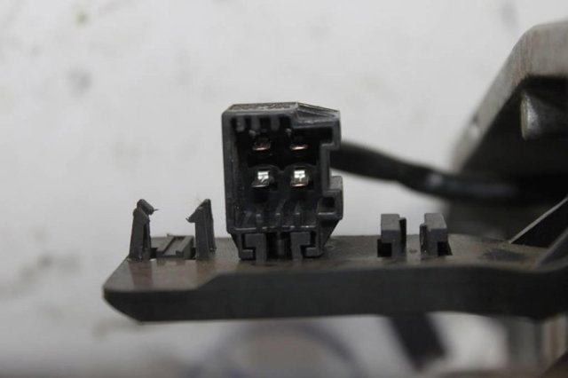 MERCEDES 2205400288 Мотор перемещения рулевой колонки (механизма наклона) в наличии Сумы