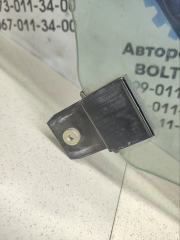 A2207300718 MERCEDES Стекло двери задней левой купить в Черновцы