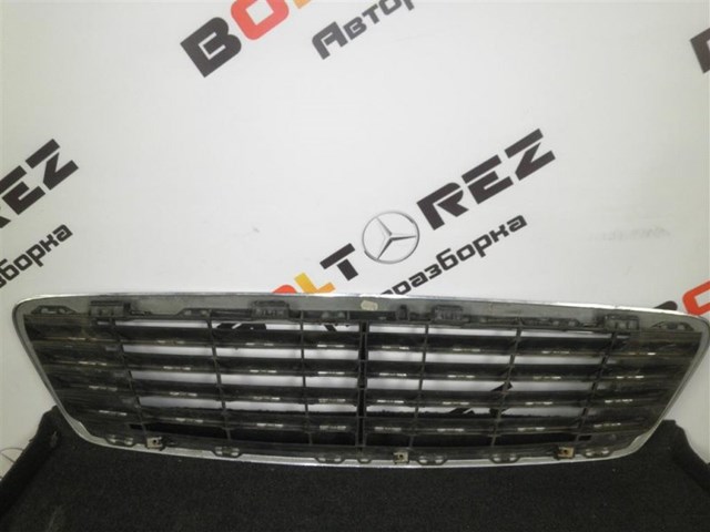 MERCEDES A2208800383 Решетка радиатора в наличии Винница