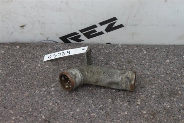 Водопроводная труба системы охлаждения Mercedes E