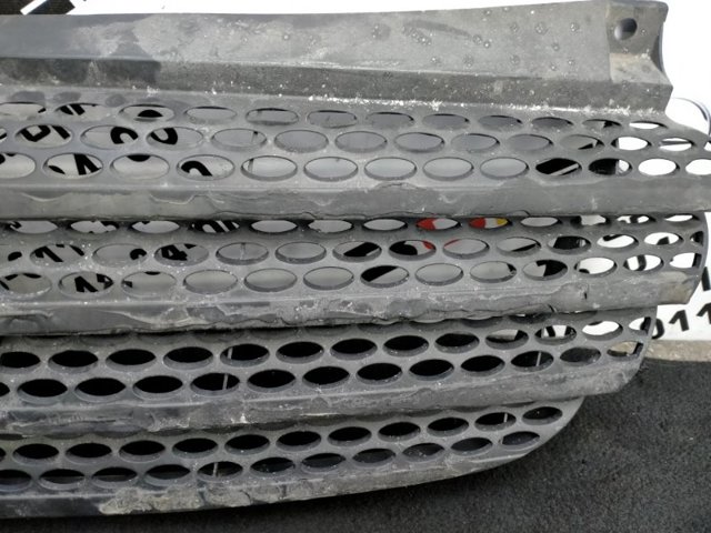 A6398800185 MERCEDES Решетка радиатора купить в Чернигов