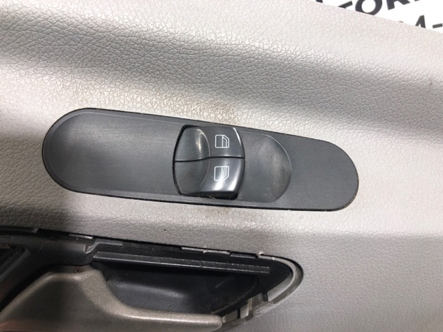 MERCEDES A90672700717J69 Обшивка (облицовка) внутренняя двери передней левой в наличии Запорожье