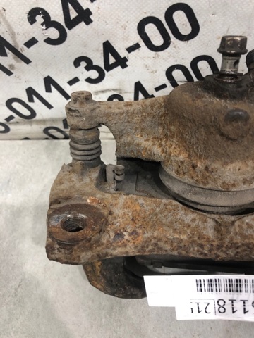 MAZDA B4Y73398ZC Суппорт тормозной передний правый в наличии Павлоград