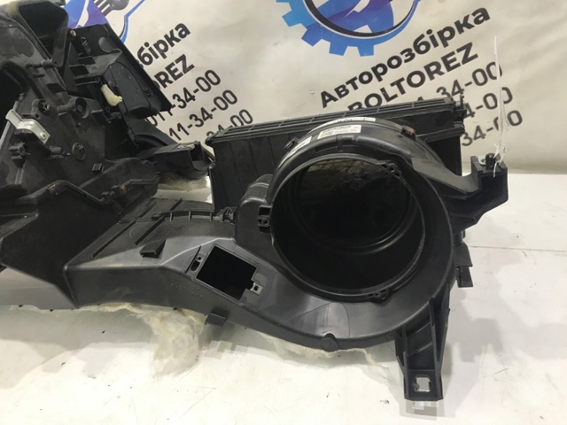 CH2218C424BE LAND ROVER Корпус вентилятора печки купить в Винница