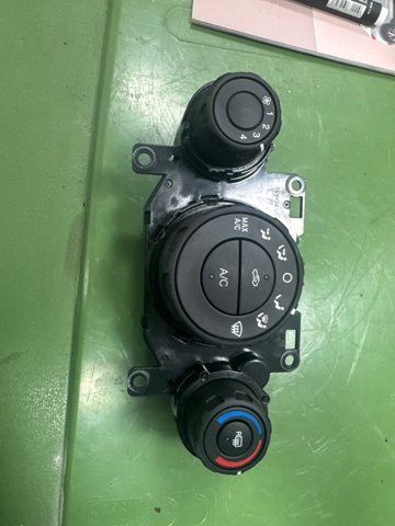 FORD D2BT19980AF в наличии Украина