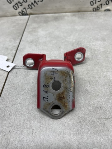 MAZDA F15159210A Петля двери передней правой в наличии Ровно