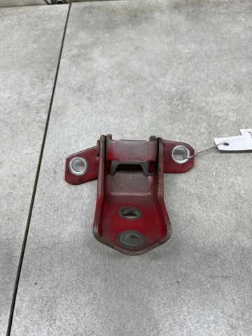 F15159210A MAZDA Петля двери передней правой купить в Ужгород