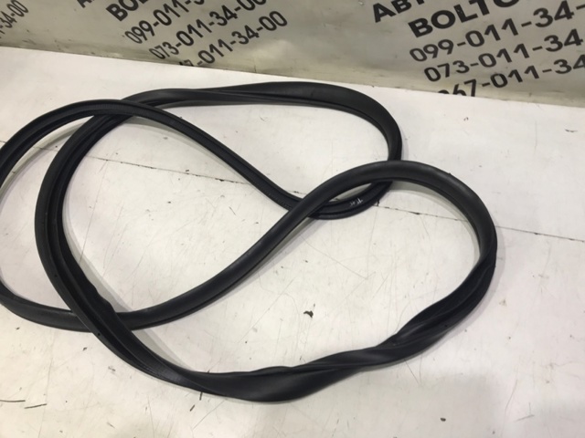 GHP968911 MAZDA Уплотнитель двери передней (на кузове) купить в Николаев