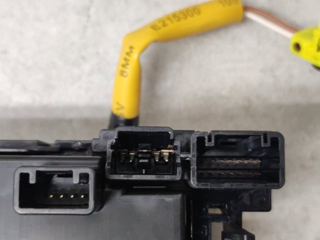 KD4966CS0B MAZDA Кольцо контактное, шлейф руля купить в Тернополь