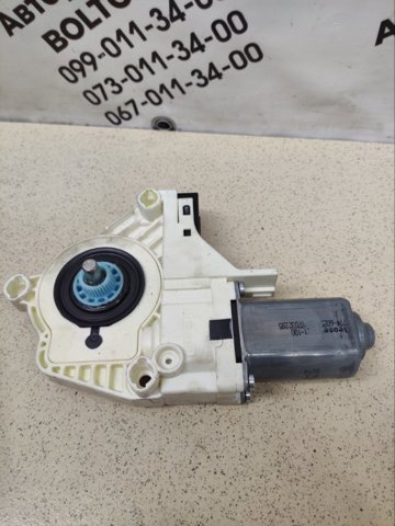 LR016352 Мотор стеклоподъемника двери задней правой купить Николаев