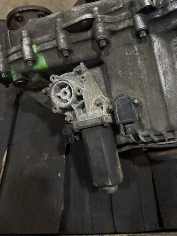 LR023011 LAND ROVER Раздатка (коробка раздаточная) купить в Чернигов