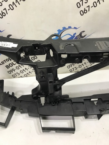 LR024332 LAND ROVER Рамка радиатора купить в Ирпень