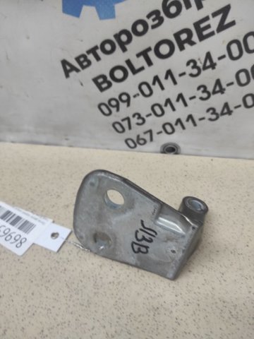 LR030362 LAND ROVER Петля двери передней левой купить в Кривой Рог