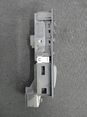 YUD501080PVJ LAND ROVER Кнопочный блок управления стеклоподъемником задний правый купить в Тернополь