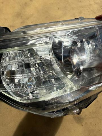 TOYOTA 8113033841 Правая фара в наличии Каменское