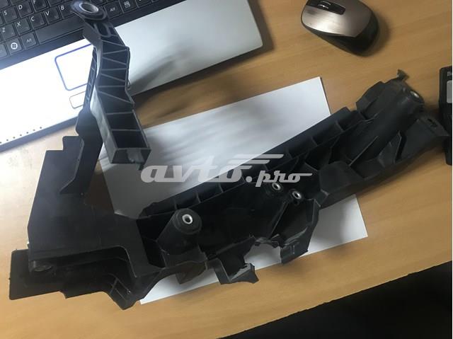 VAG 8R0805608B Кронштейн (адаптер) крепления фары передней правой в наличии Сумы