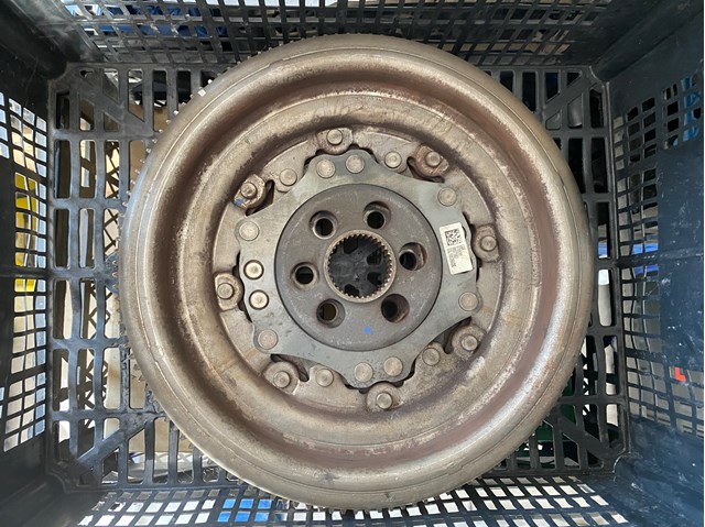 Маховик сцепления 03L105266DE VAG