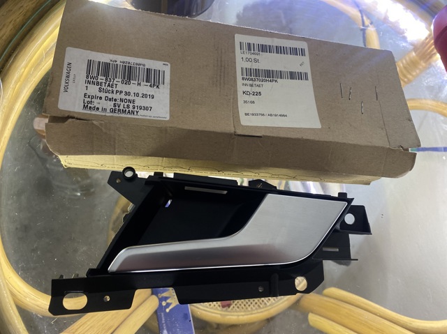 8W0837020H4PK Ручка двери передней внутренняя правая купить Ирпень
