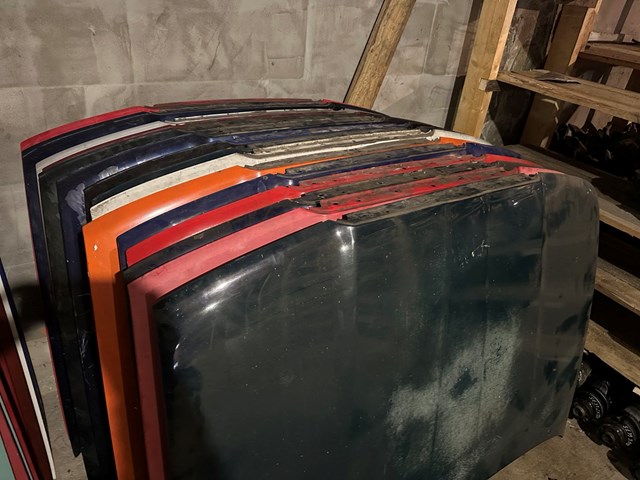 VAG 1U0823031D Капот в наличии Ужгород