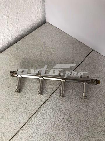 Распределитель топлива (рампа) 03F133320C VAG