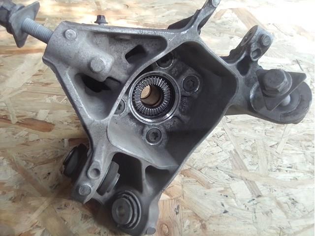 BMW 33306876651 Цапфа задняя левая в наличии Полтава