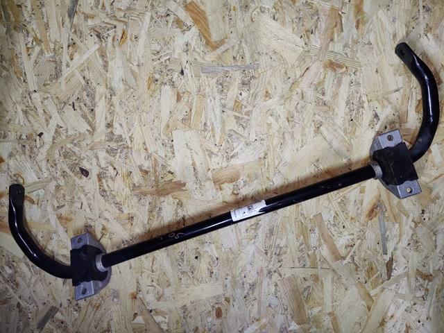 Стабилизатор задней подвески 33556893546 BMW