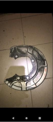 Защита тормозного диска заднего, правая 34206880474 BMW