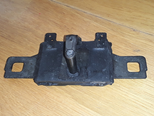 80A827507A VAG Петля-зацеп (ответная часть) замка двери задней