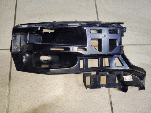 Крепление бамера левое 95B807571A PORSCHE