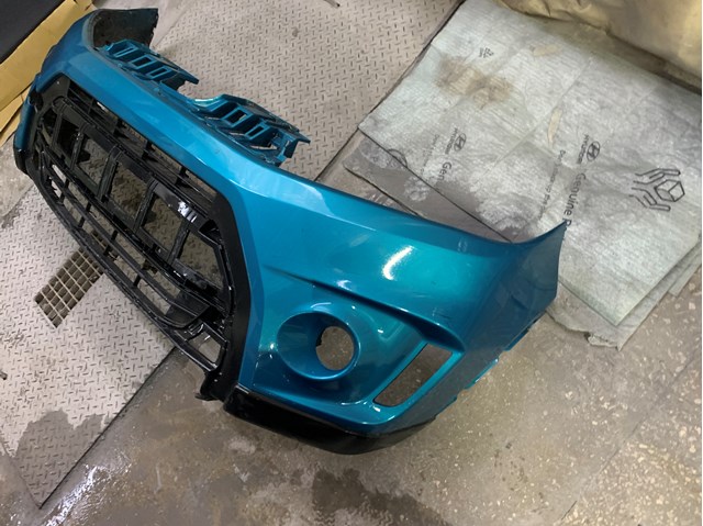 SUZUKI 7171186R00N49 Передний бампер в наличии Украина