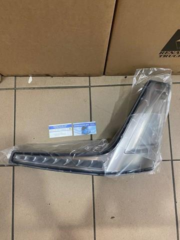 Габарит (указатель поворота) в бампере, левый 7482622233 RENAULT