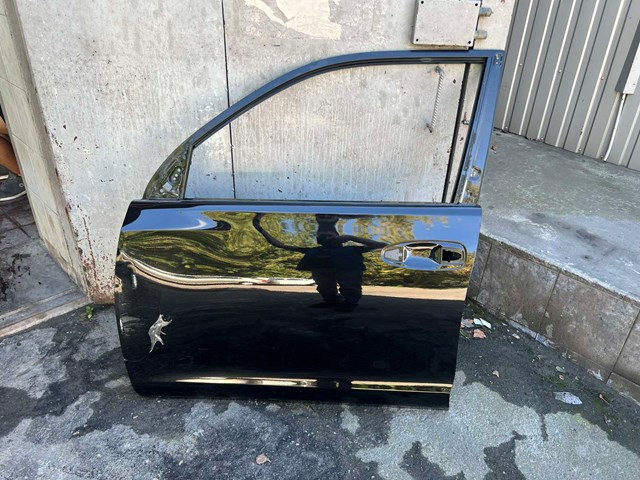 Передняя левая дверь 6700260890 TOYOTA