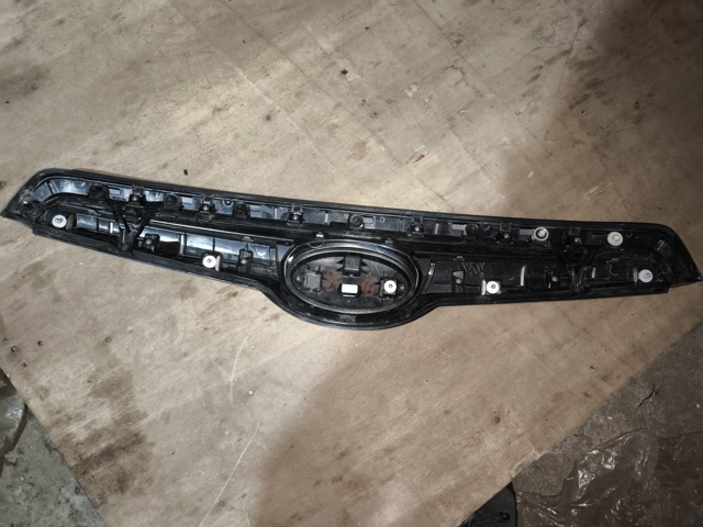Молдинг решетки радиатора, верхний 91121SJ010 SUBARU