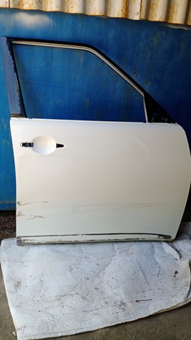 Пассажирская передняя дверь H010M5ZAMB NISSAN