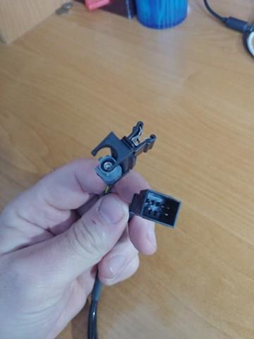8W8827566E VAG Кнопка привода замка багажника купить в Львов