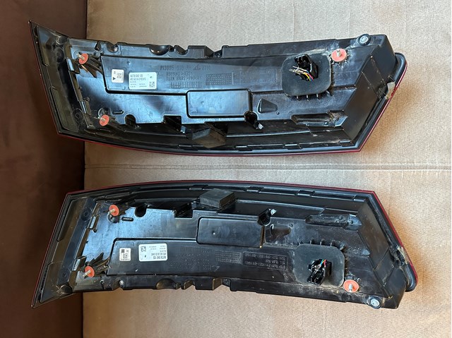 VAG 4M0945093D Фонарь задний левый в наличии Житомир