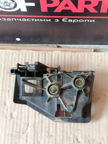 VAG 5NN807394A Кронштейн бампера заднего правый в наличии Львов