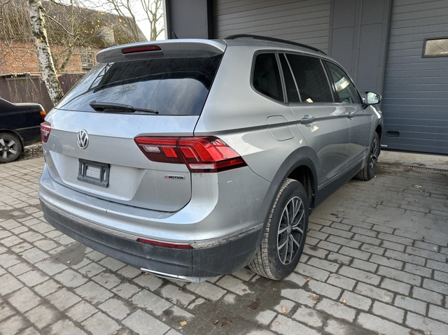 VAG 5NN854820A Расширитель (накладка) арки заднего крыла правый в наличии Харьков