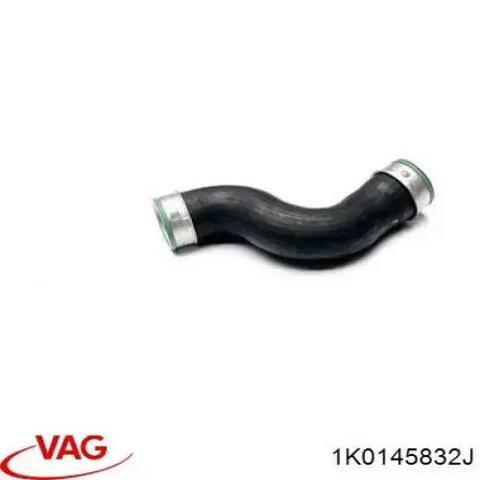 Шланг/патрубок интеркуллера 1K0145832J VAG