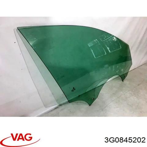 Стекло пассажирской двери 3G0845202 VAG