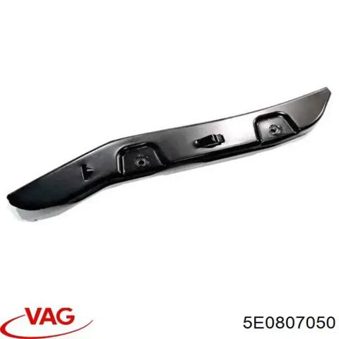Кронштейн крепления бампера переднего правый 5E0807050 VAG