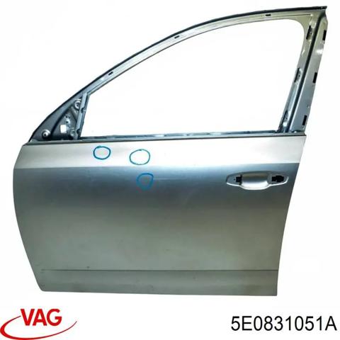 Двери кабины 5E0831051A VAG