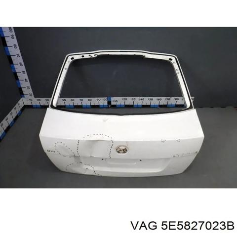 Дверь задняя багажная 5E5827023B VAG