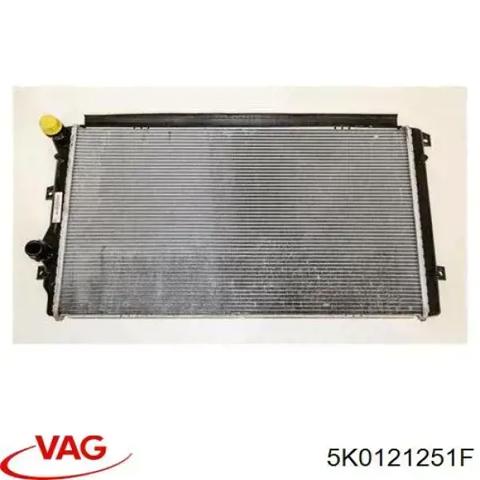 Радиатор охлаждения двигателя 5K0121251F VAG